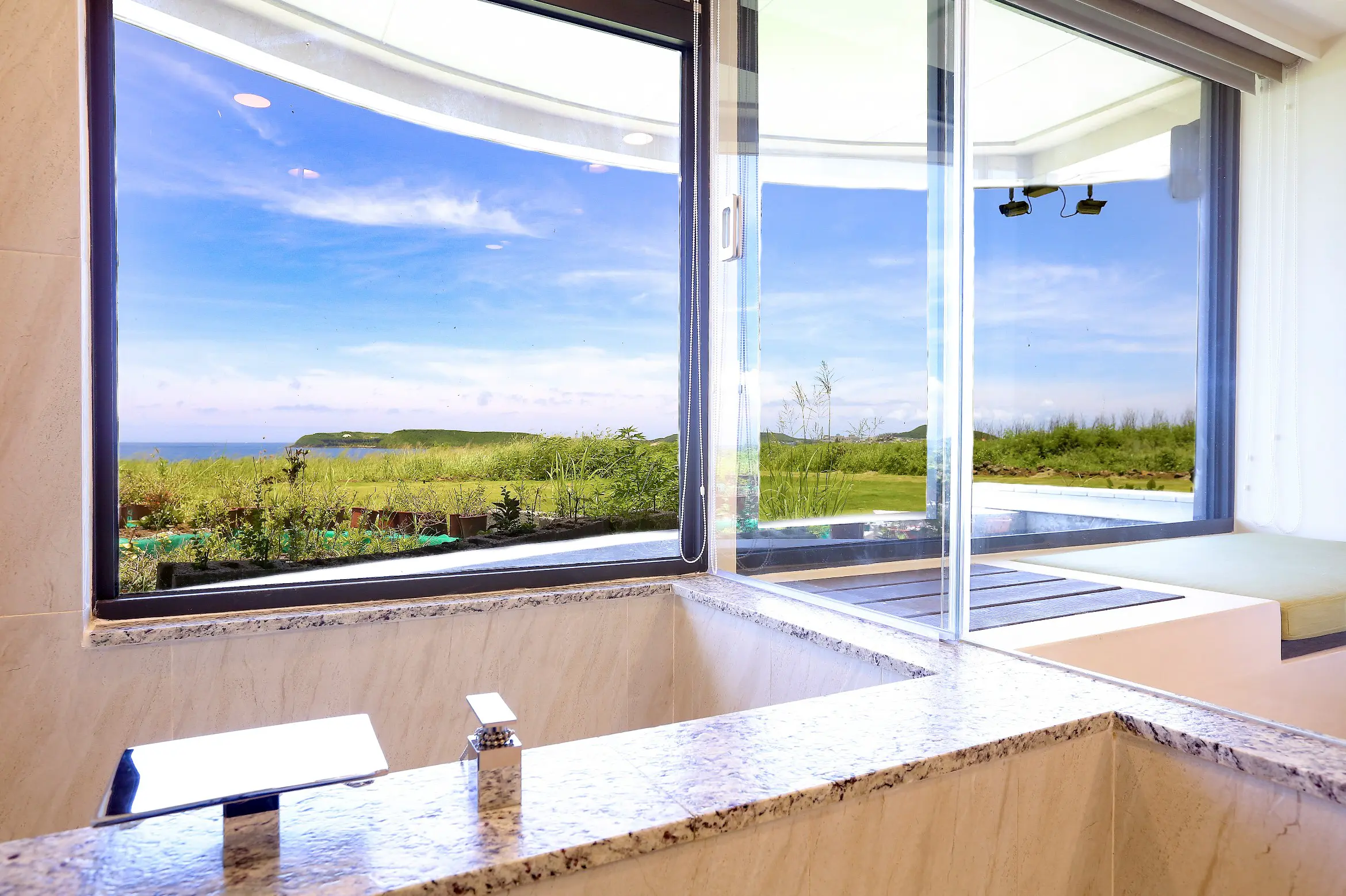 101風影-海景戲水池四人房